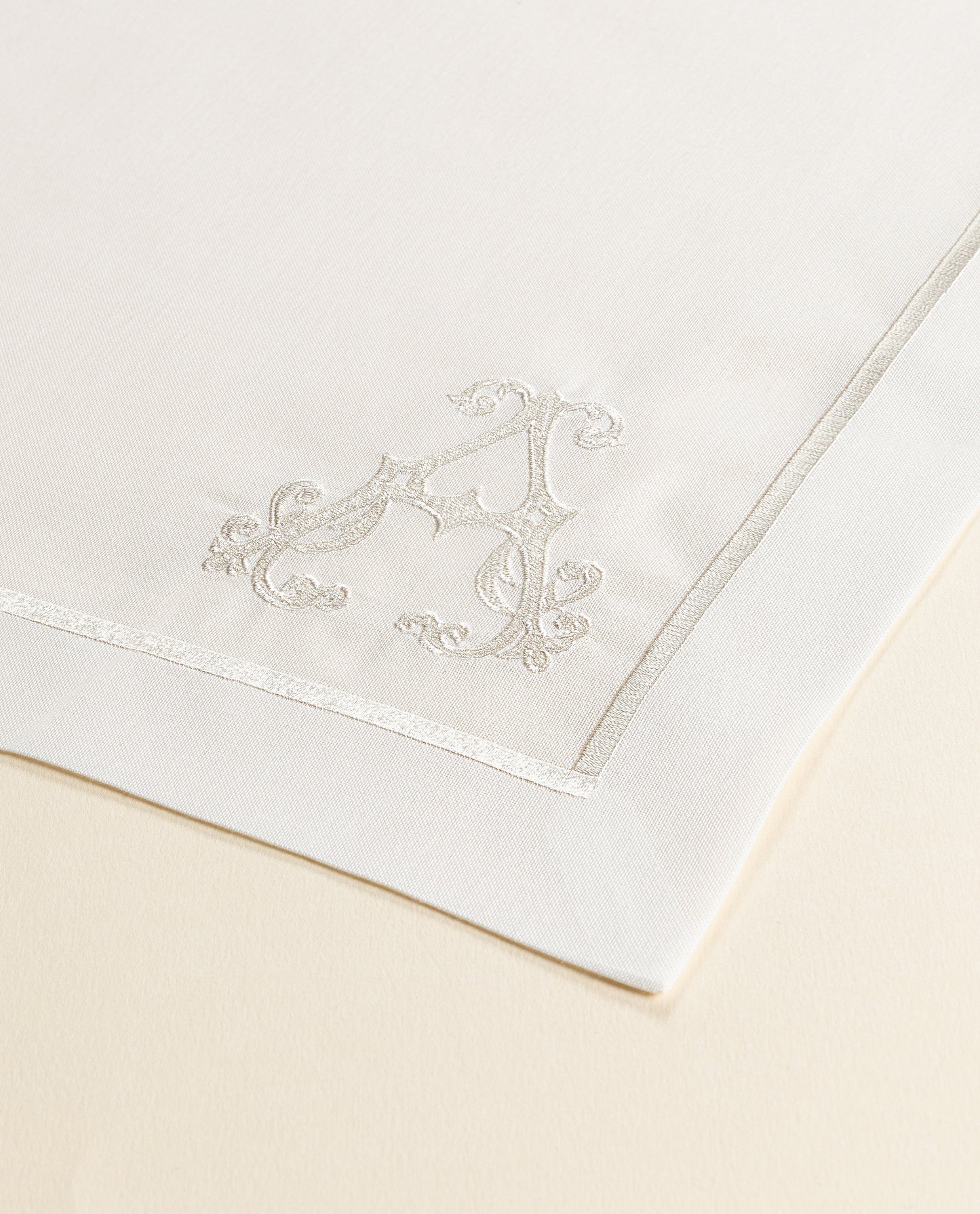 Gothic Napkin - White